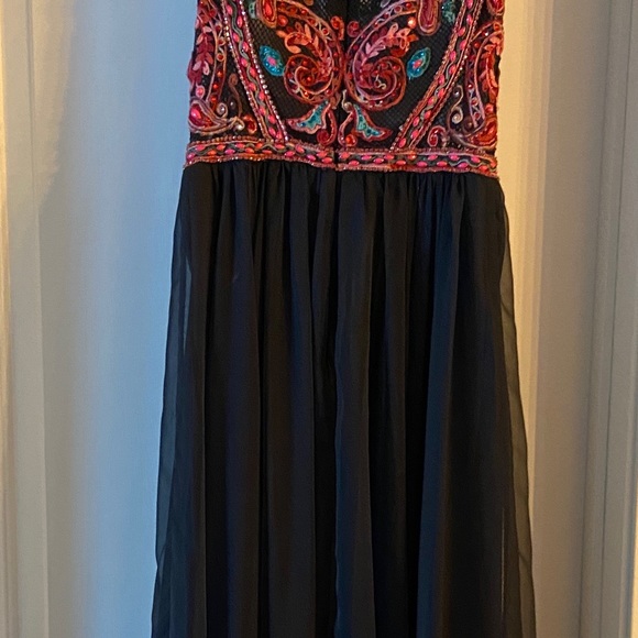 Ellie Wilde prom dress - Picture 5 of 6